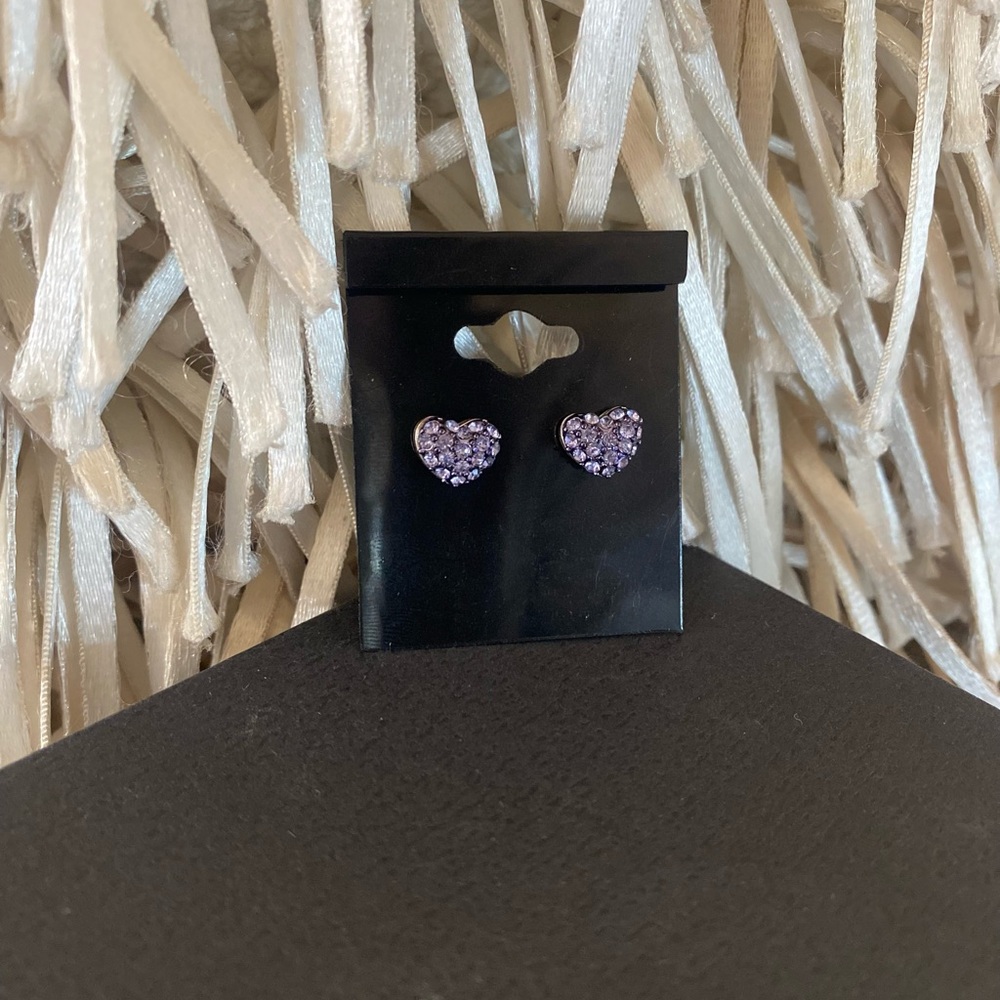 🪞 NEW heart pave silver stud earrings set in sparkly purple
